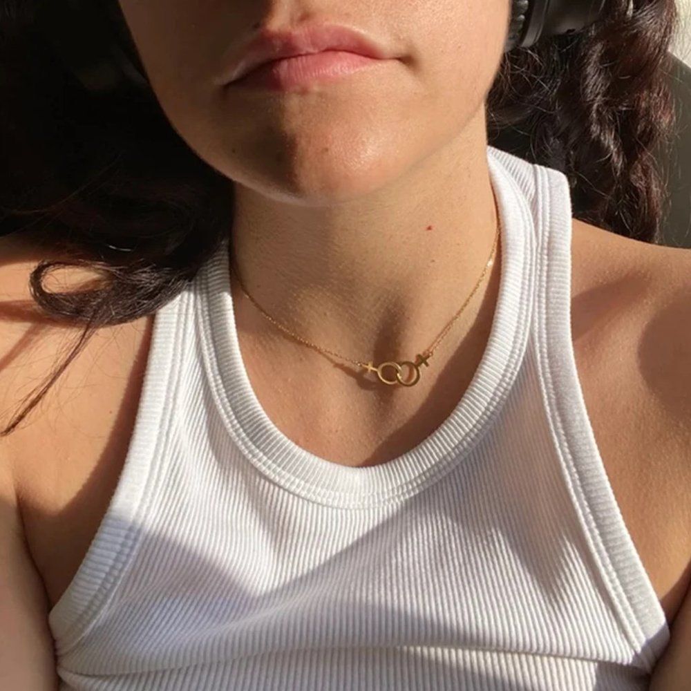 Sideways Interlocking Venus Symbol Necklace in Gold - Picture 6 of 7